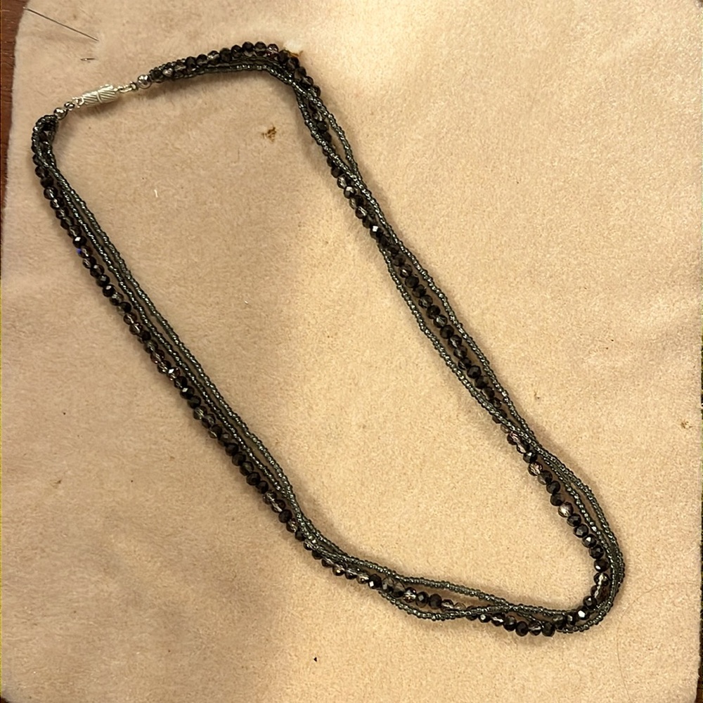 Crystal choker necklace